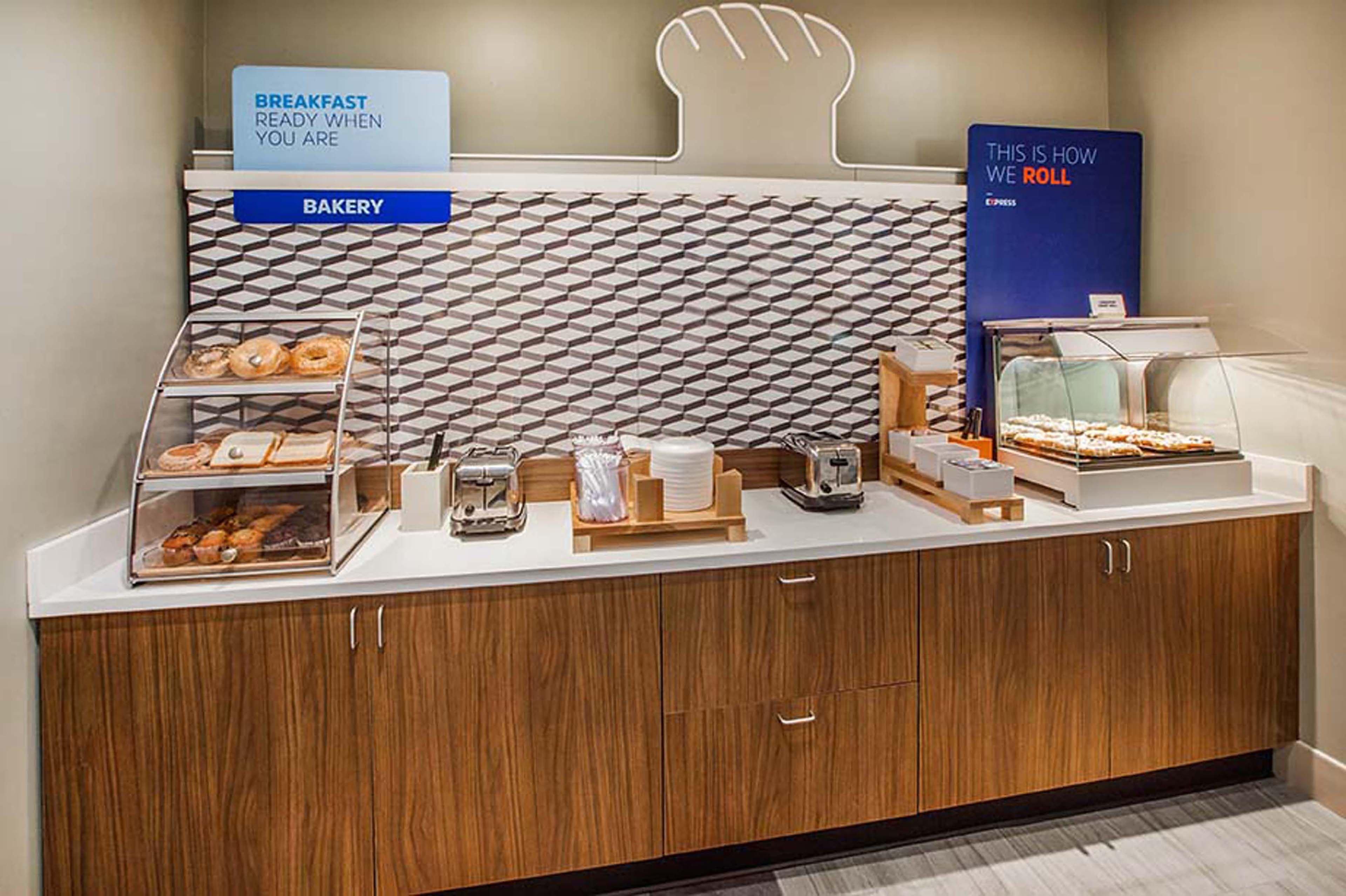 Holiday Inn Express & Suites - Brighton By Ihg Εξωτερικό φωτογραφία