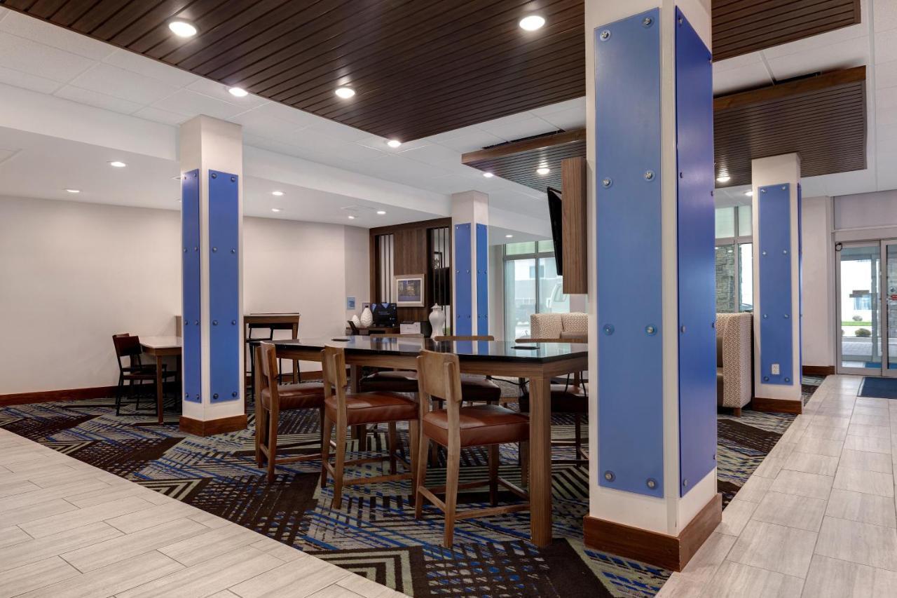 Holiday Inn Express & Suites - Brighton By Ihg Εξωτερικό φωτογραφία