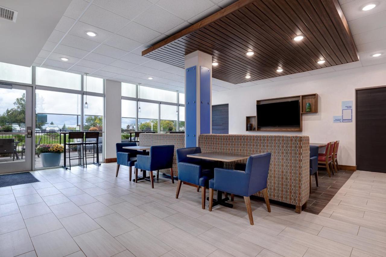 Holiday Inn Express & Suites - Brighton By Ihg Εξωτερικό φωτογραφία