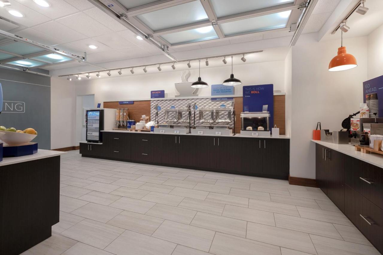 Holiday Inn Express & Suites - Brighton By Ihg Εξωτερικό φωτογραφία