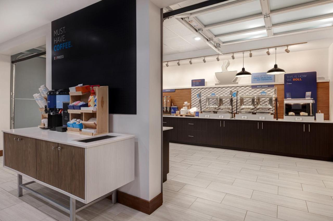 Holiday Inn Express & Suites - Brighton By Ihg Εξωτερικό φωτογραφία